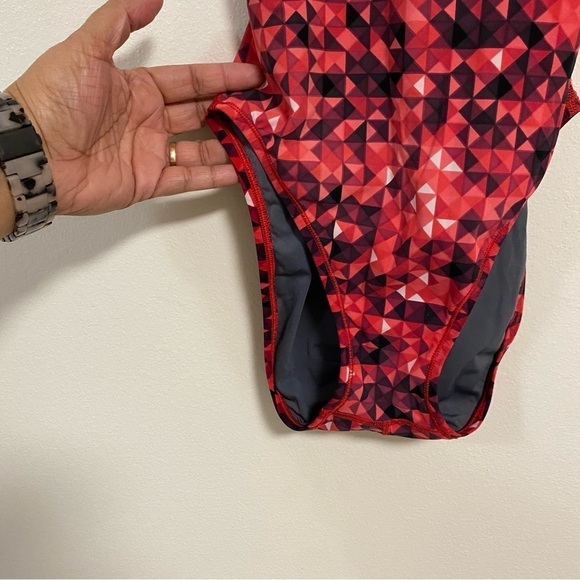 Speedo Swimsuit Women’s Size 30 Small Nano Fracture Flyback Swimsuit one piece - Picture 4 of 16